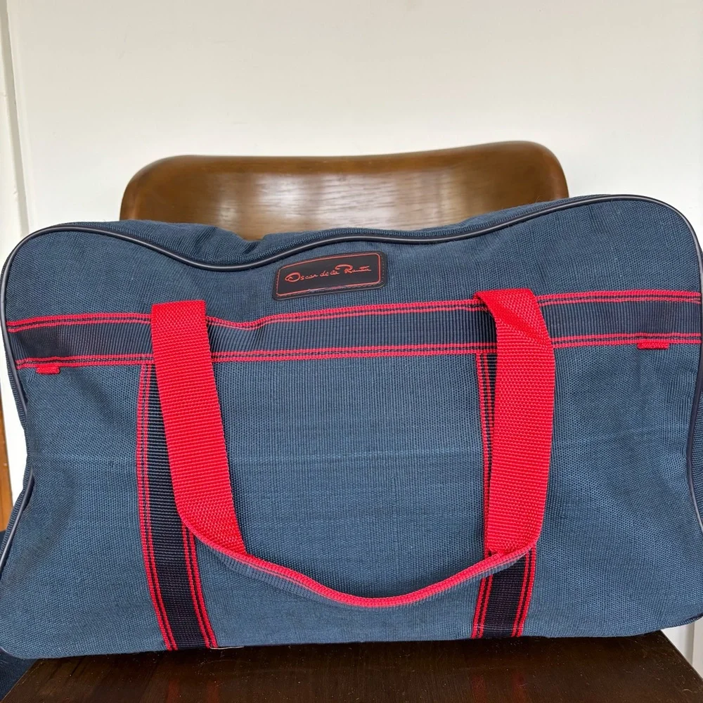NWOT Oscar de la Renta Luggage Set, Zip Up Duffel Bag—part 2 of a set of 3
